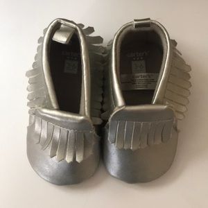 Carter’s Silver Baby Mocassins (3-6 months)